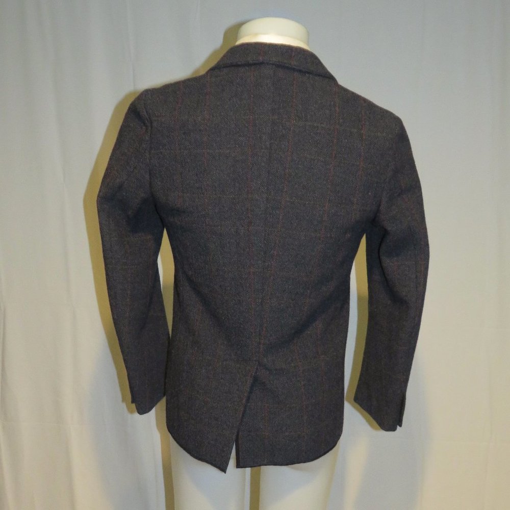 Undecorated Man Gray Herringbone Plaid Tweed Three Button Sport Coat Size 3 - Picture 7 of 14